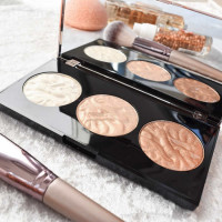 Makeup Revolution Strobe Highlighter palett, Luxe (11.5 g)