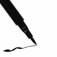 W7 Fine Eyeliner Pen viltotsaga veekindel silmalainer (0.7 g)